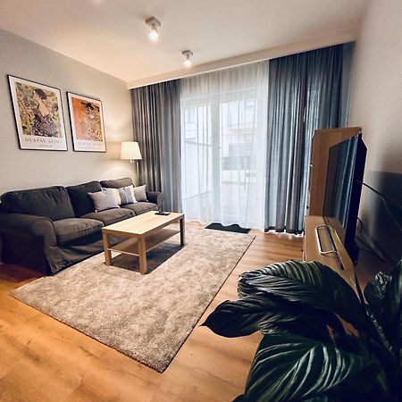 Boleslaviaapartments - Apartament Merci 4, Private Parking Free, Air Condition Болеславець Екстер'єр фото